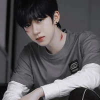 Hạ Tuấn Lâm(anh)