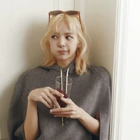 Lisa(cô)