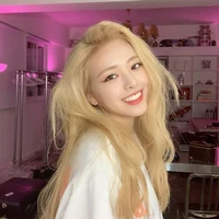 chị 2 Nayeon