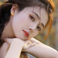 em gái mưa