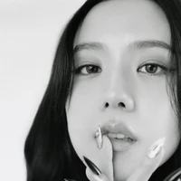 Kim Jisoo ( cô)