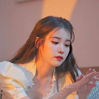 IU
