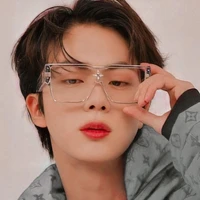 SeokJin (thư kí giám đốc)