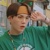 Yoongi (thư kí phó giám đốc)