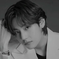 Kim Taehyung ( Hắn )