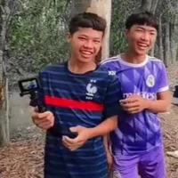 Con T/G đu hắc tê