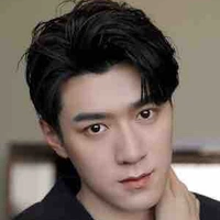 Dịch Bách Thần