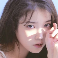 Lee Ji - eun ( IU )