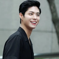 Park Bo-gum ( Bạn thân của Gong Yoo )