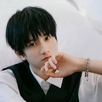 Ngao Tử Dật (anh họ các anh)