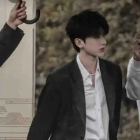 Âu Bắc Sư Tử /@leooo