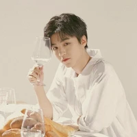 Vương Tuấn Khải - anh