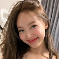 Nayeon(bạn thân của Nini)