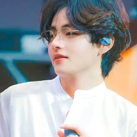 Kim Tae-hyung (V)
