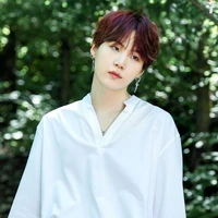 Min Yoon-gi ( Suga)