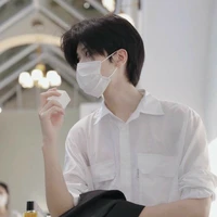 Hoắc Diễn Hi_anh cả