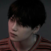 Min Yoongi- Hắn