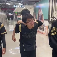 Tất cả mng (trừ Bâng,Quý)