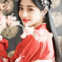 Hồng Đào( nha hoàng của Cẩm Du)