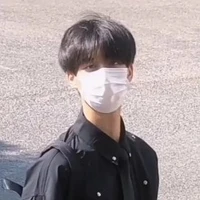 Vương Thần Vũ( bff cô)