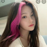 Yeji - chị cô