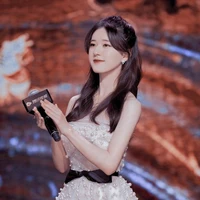 Triệu Lộ Tư ( Bạn thân Khiết)