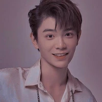 Đinh Vũ Hề ( Bạn thân Viễn)