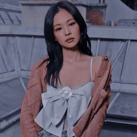 Kim Jennie - Em