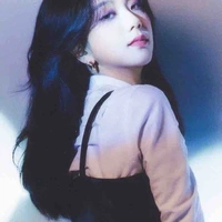 Kim Jisoo (cô)
