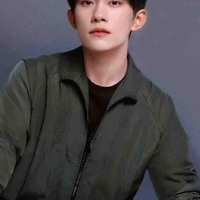 Dịch Dương Thiên Tỉ ( papa C.Hâm )