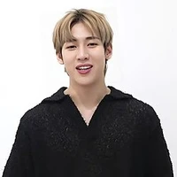 bambam(bạn thân cô)