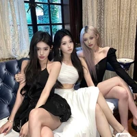 3 cô