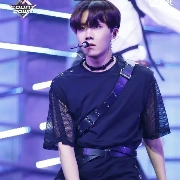 Jung Hoseok(anh họ kookie)