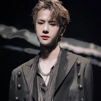 Vương Nhất bác (Wang)