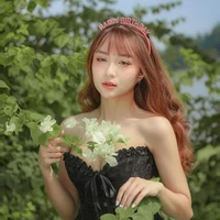 Thùy Anh (Em gái Tuấn)