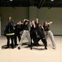 nhóm dance