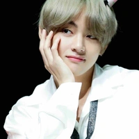V ( bn của Rosie)