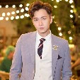 Ngô Kiến Huy ( anh cô )