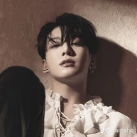 Jungkook /cậu/