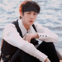 Jin /cậu/