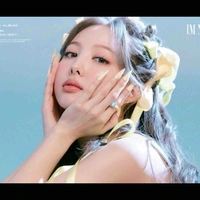 Kim Nayeon-em gái anh