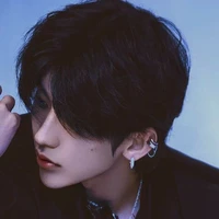 ●Chu Hoàng Anh