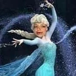cô hiệu trưởng thik coi Elsa :)