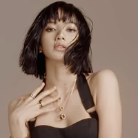 Lalisa Manoban (Y)