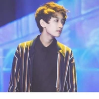 Trần Tứ Húc (anh họ các anh)