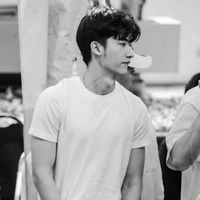 Tay Tawan Vihokratana