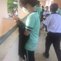 Con bạn nhiều vai vãi