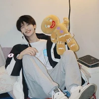 Đinh Hạo Bạch Dương | @Ari_Dương |