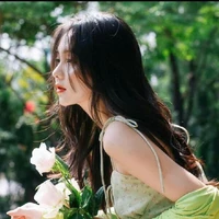 Hoàng Thùy Linh / mẹ na9