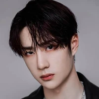 Vương Nhất Bác- hắn